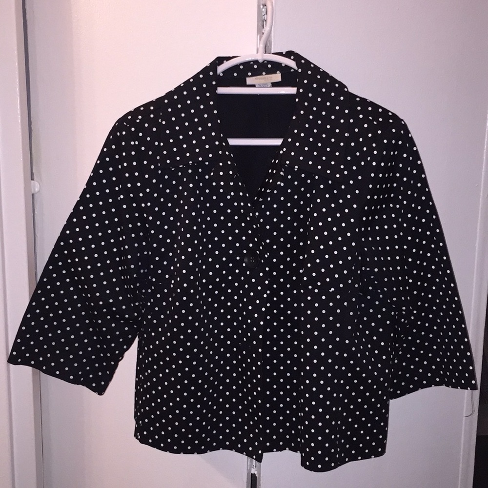 Un-lined cropped b/w polka dotted jacket